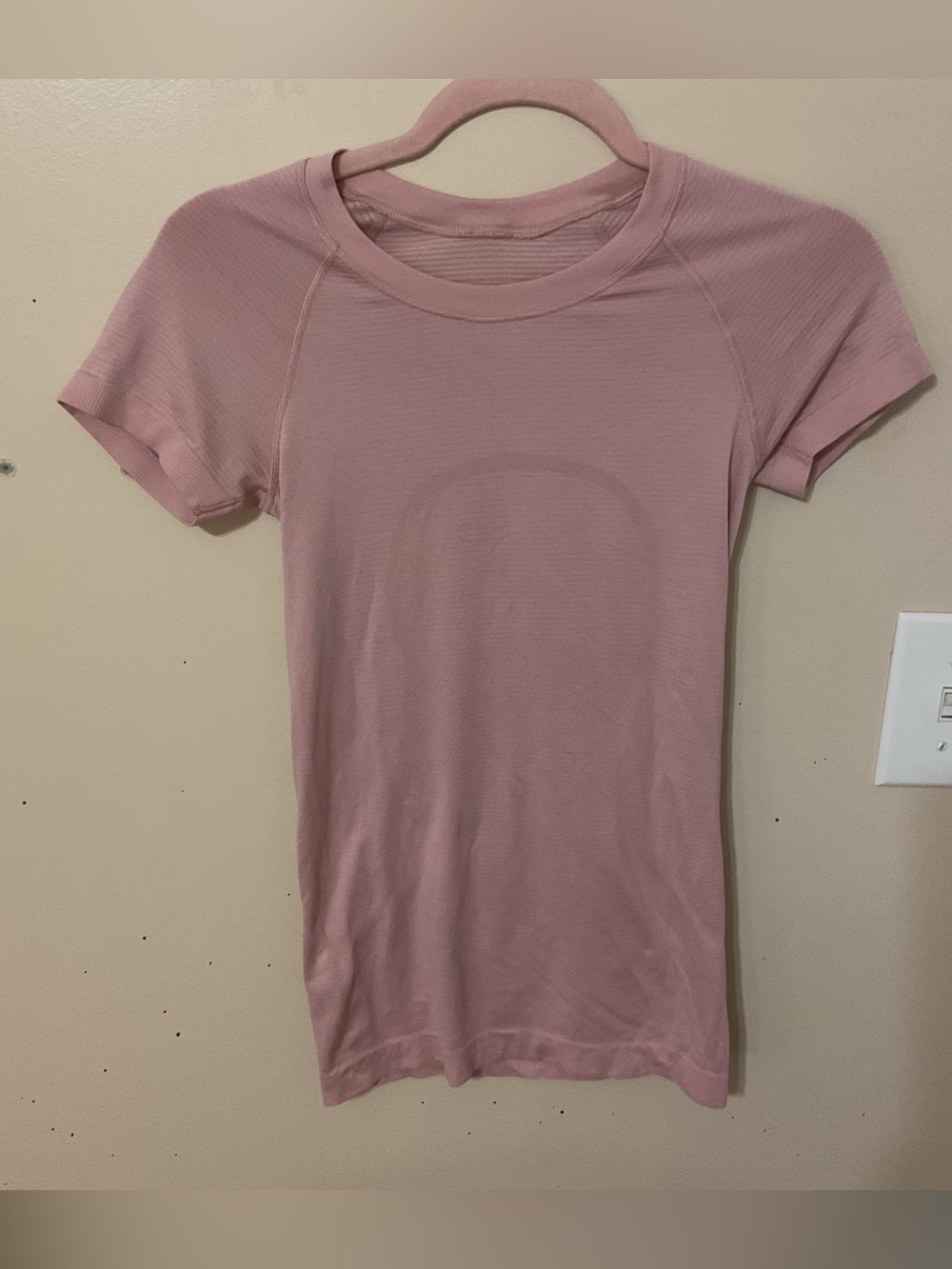 Lululemon Women's Short Sleeve Top Dusty Rose Size 2